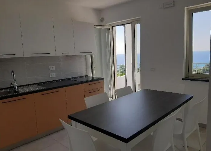 Capo Mary With A Sea View In Capo Vaticano Apartamento Torre Marino